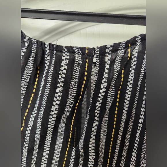 Black Strappy Blouse White & Yellow Stripes Size L Old Navy - Picture 3 of 5